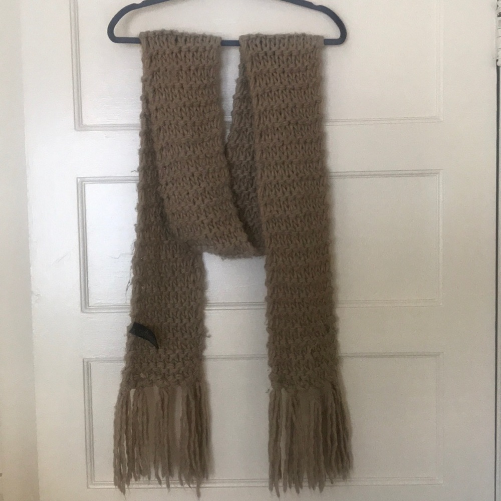 knit scarf with fringe